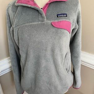Patagonia Woman’s Grey/Pink Snap Fleece Size Small